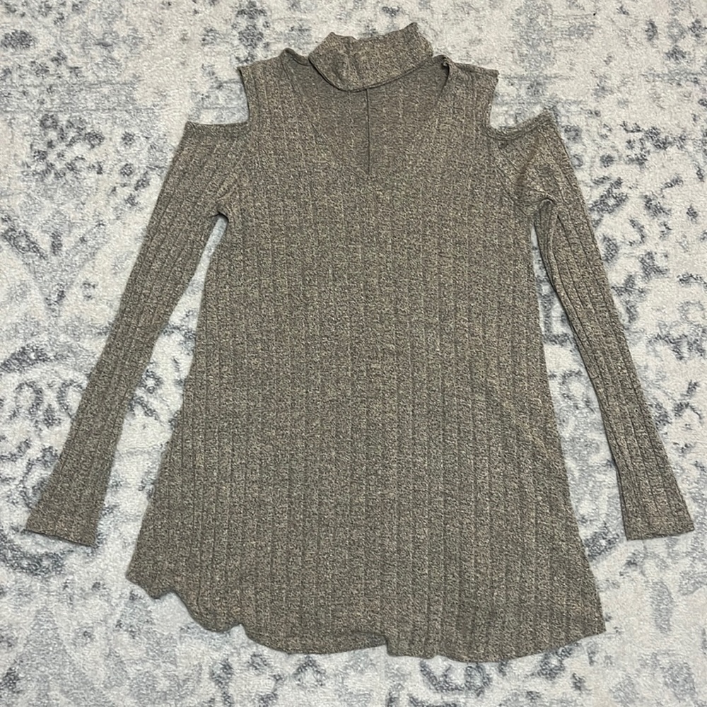 Eesome Heathered cold shoulder